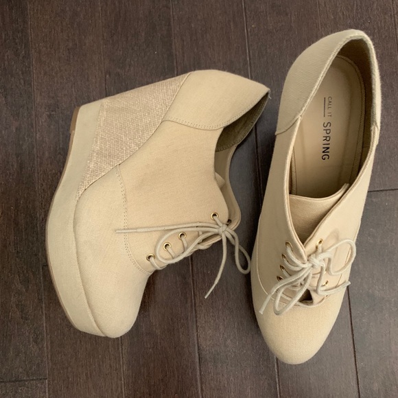 Call it Spring Wedges - Picture 3 of 4